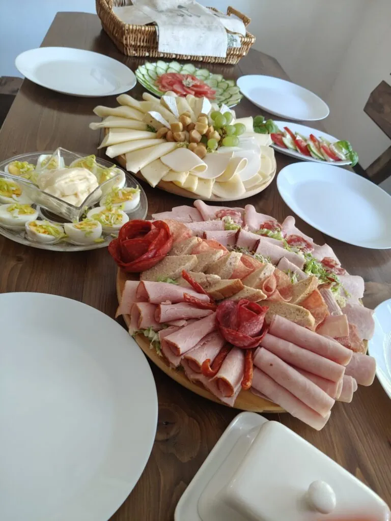 Agroturystyka MAGO — pokoje, ogród i życie po trasie 14